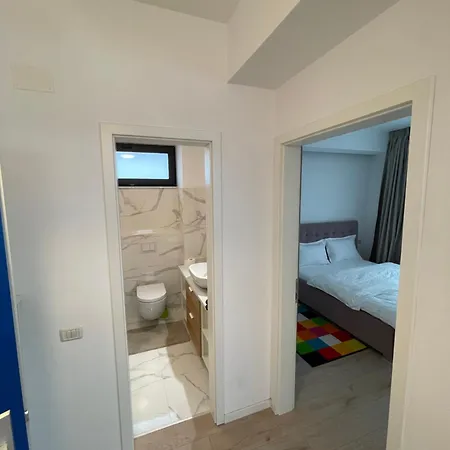 Warm Apartment *